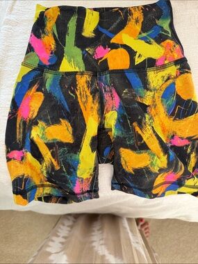 Lululemon High-Rise Women’s Active Shorts in Multicolor Brushstroke Print